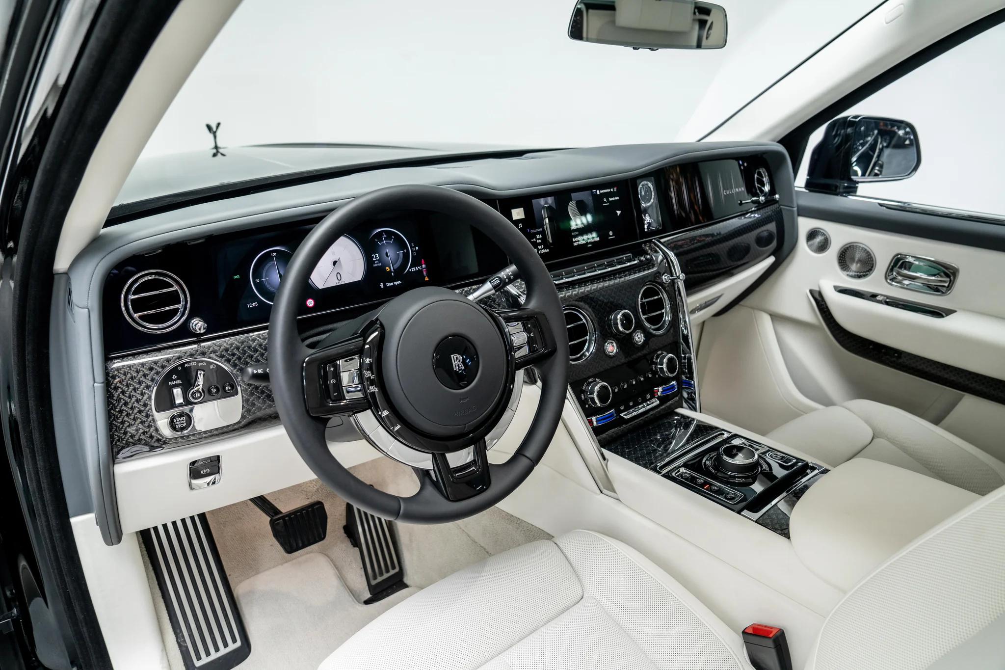 Rolls-Royce Cullinan Series II, photograph 16