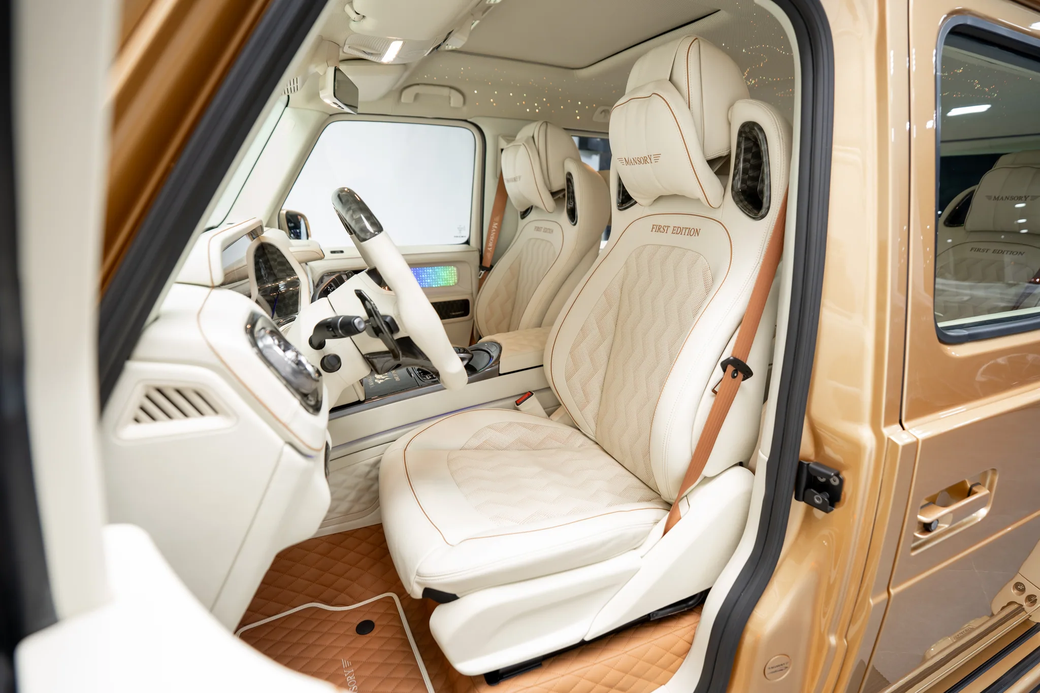 Mercedes-Benz AMG G 63 Mansory Gold, photograph 23