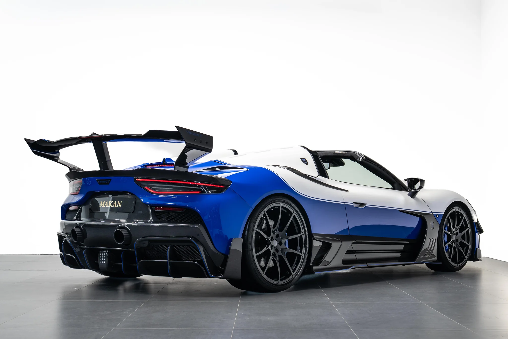 Maserati MC20 Cielo by Mansory, photograph 3