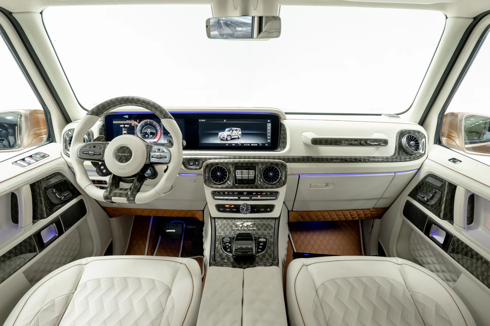 Mercedes-Benz AMG G 63 Mansory Gold, photograph 29