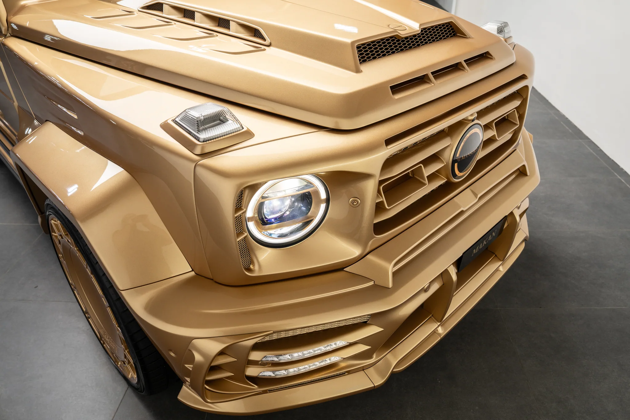 Mercedes-Benz AMG G 63 Mansory Gold, photograph 6