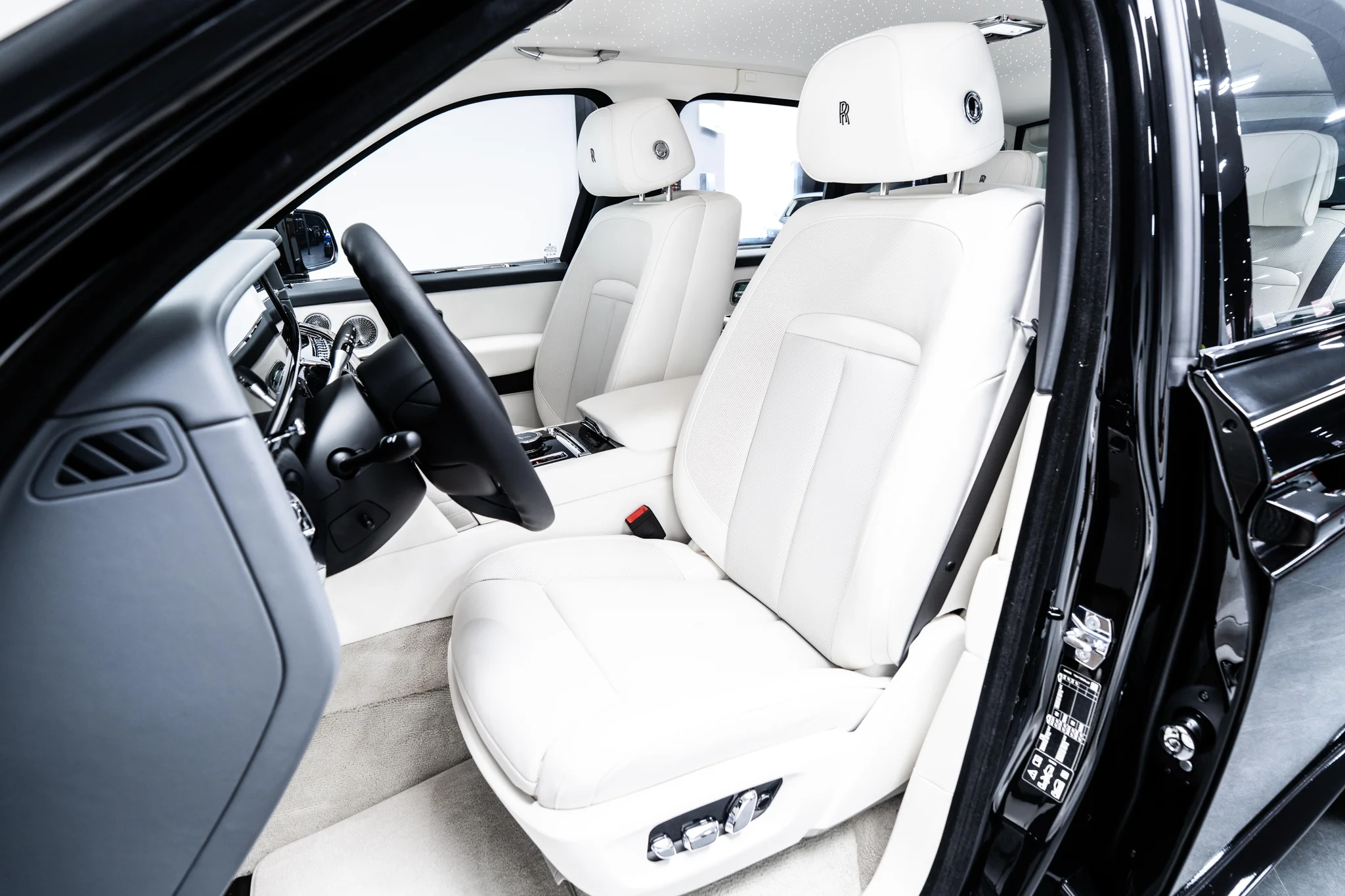 Rolls-Royce Cullinan Series II, photograph 28