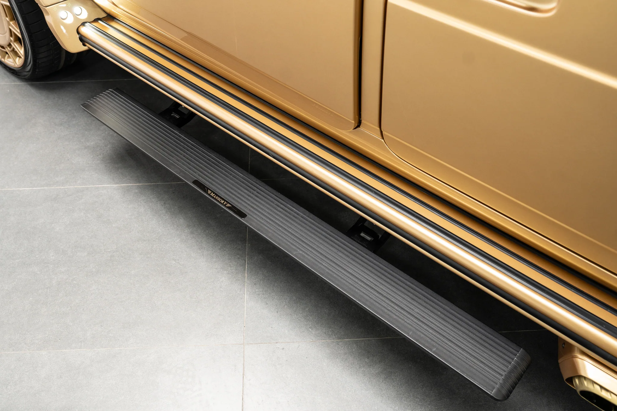 Mercedes-Benz AMG G 63 Mansory Gold, photograph 14