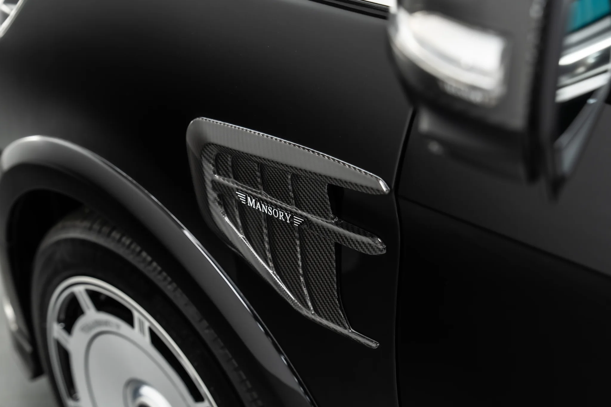 Mercedes-Benz V 300 L by Mansory, photograph 13