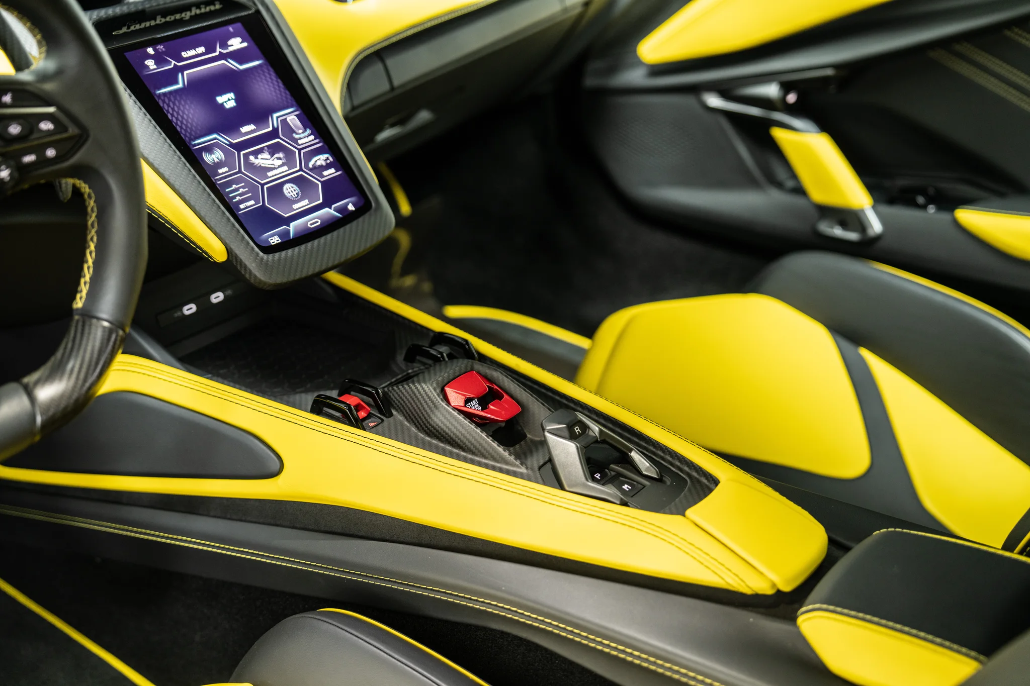 Lamborghini Revuelto, photograph 13