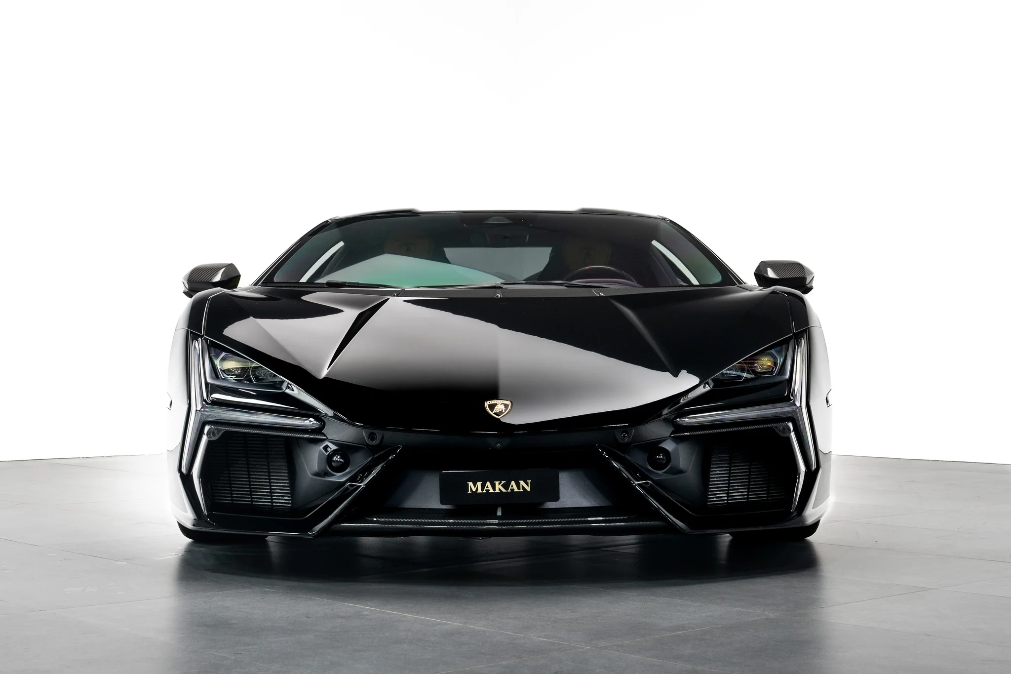 Lamborghini Revuelto, photograph 2