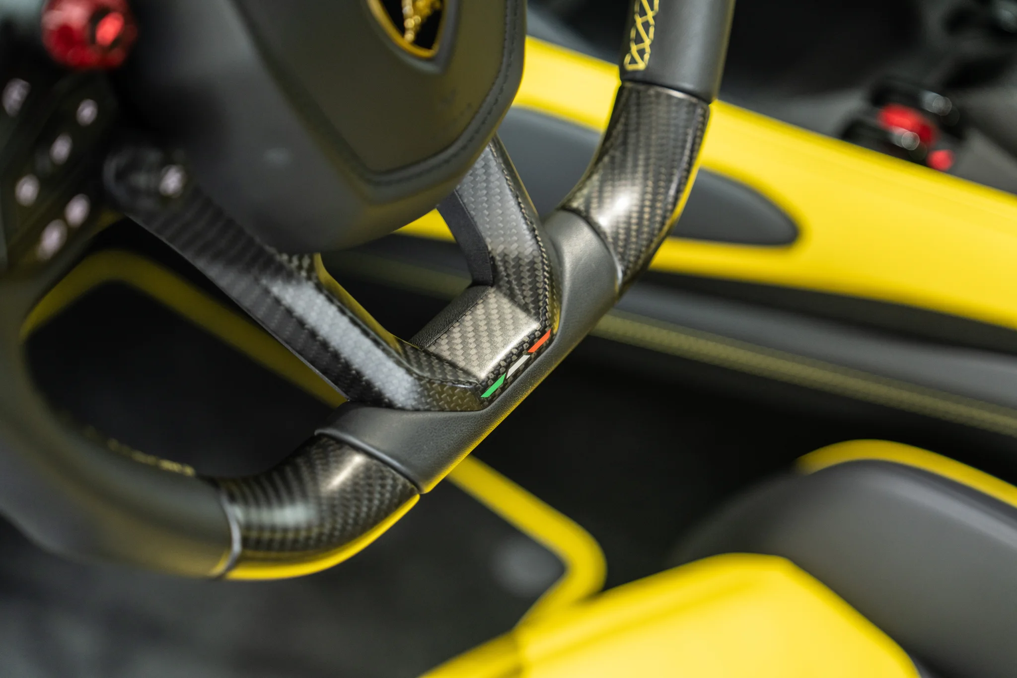 Lamborghini Revuelto, photograph 10