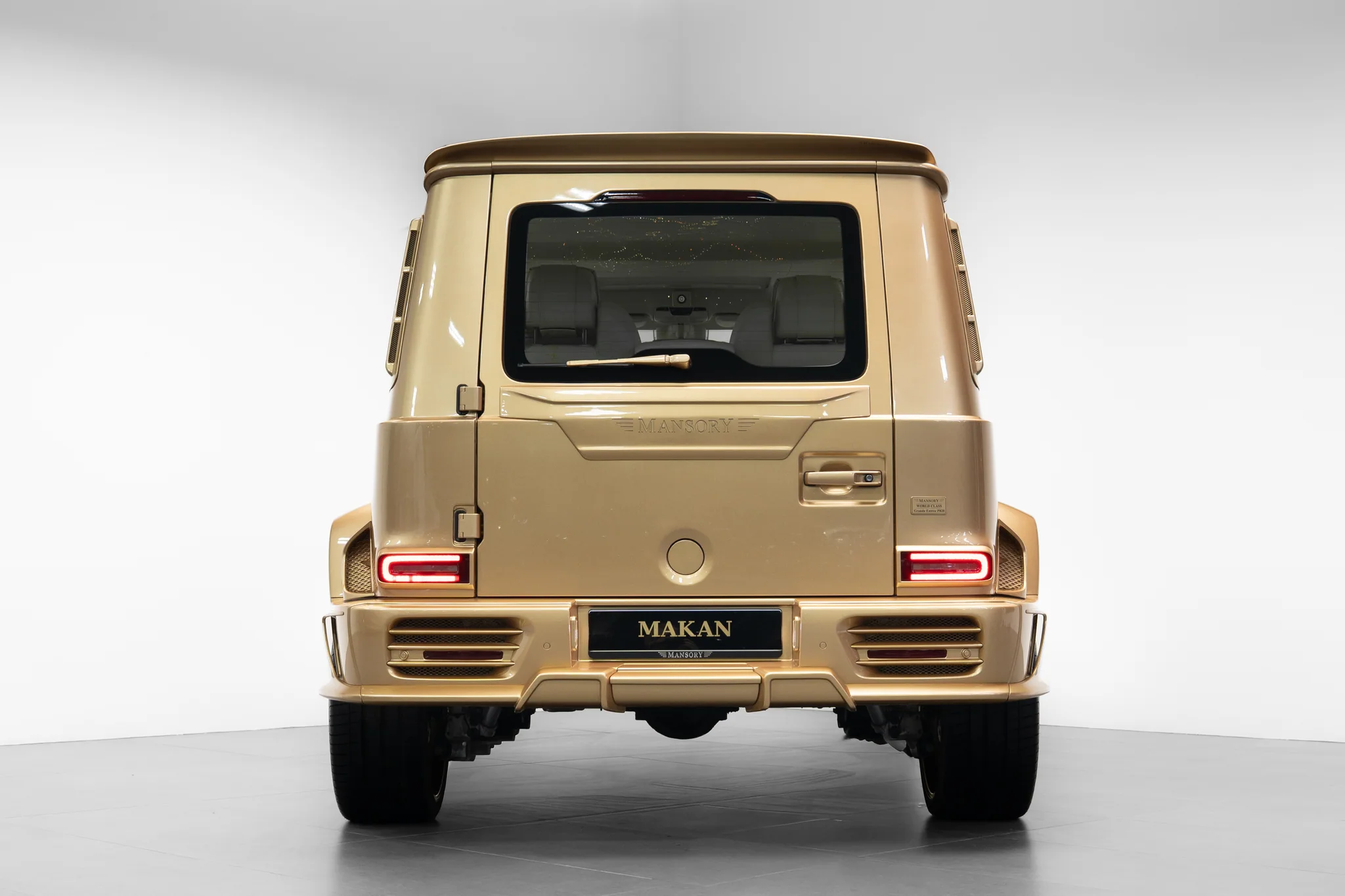 Mercedes-Benz AMG G 63 Mansory Gold, photograph 4
