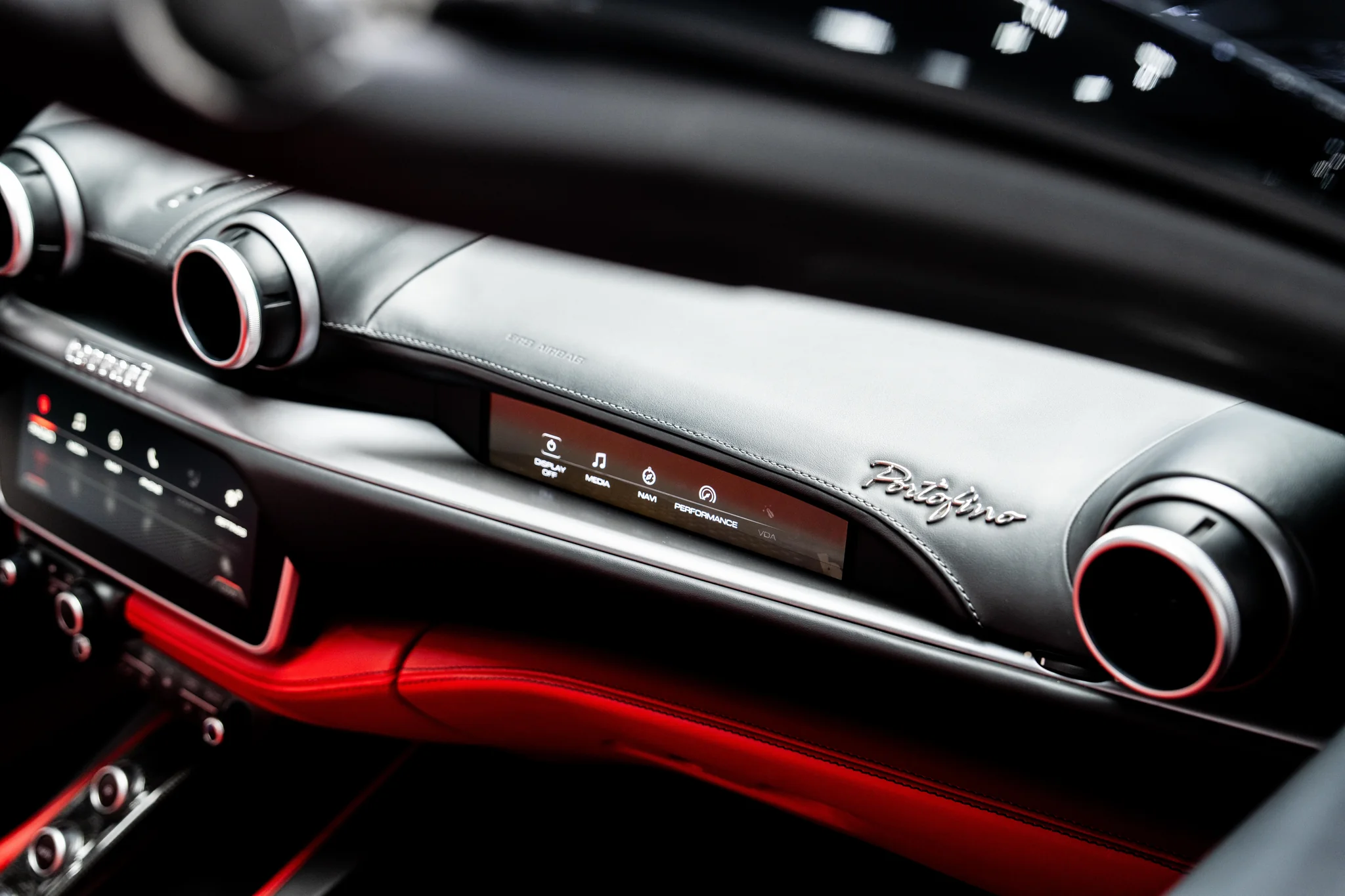 Ferrari Portofino, photograph 18