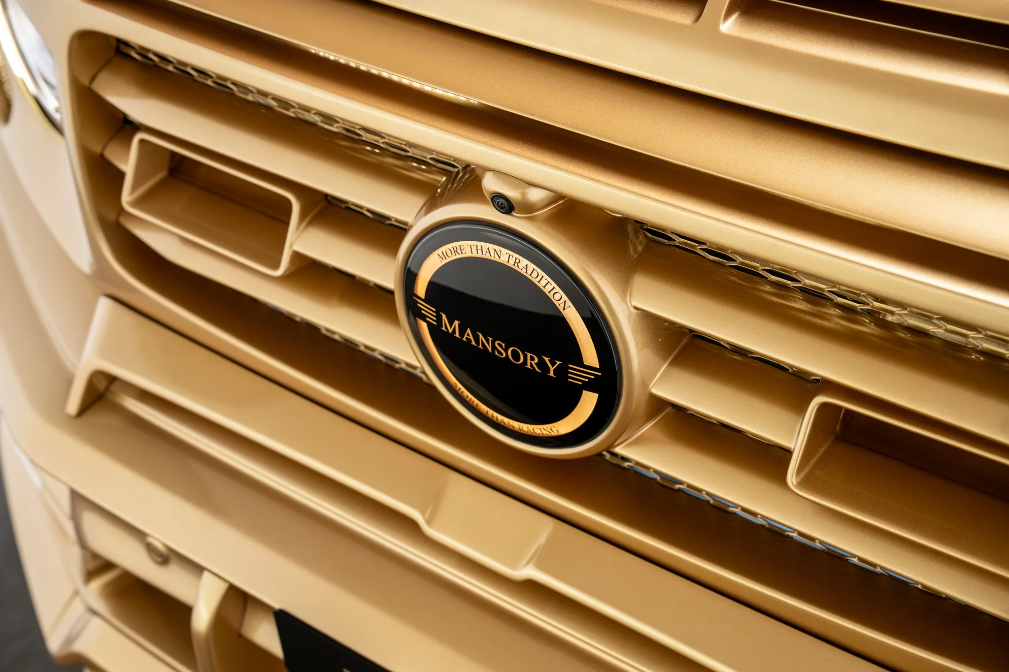 Mercedes-Benz AMG G 63 Mansory Gold, photograph 7