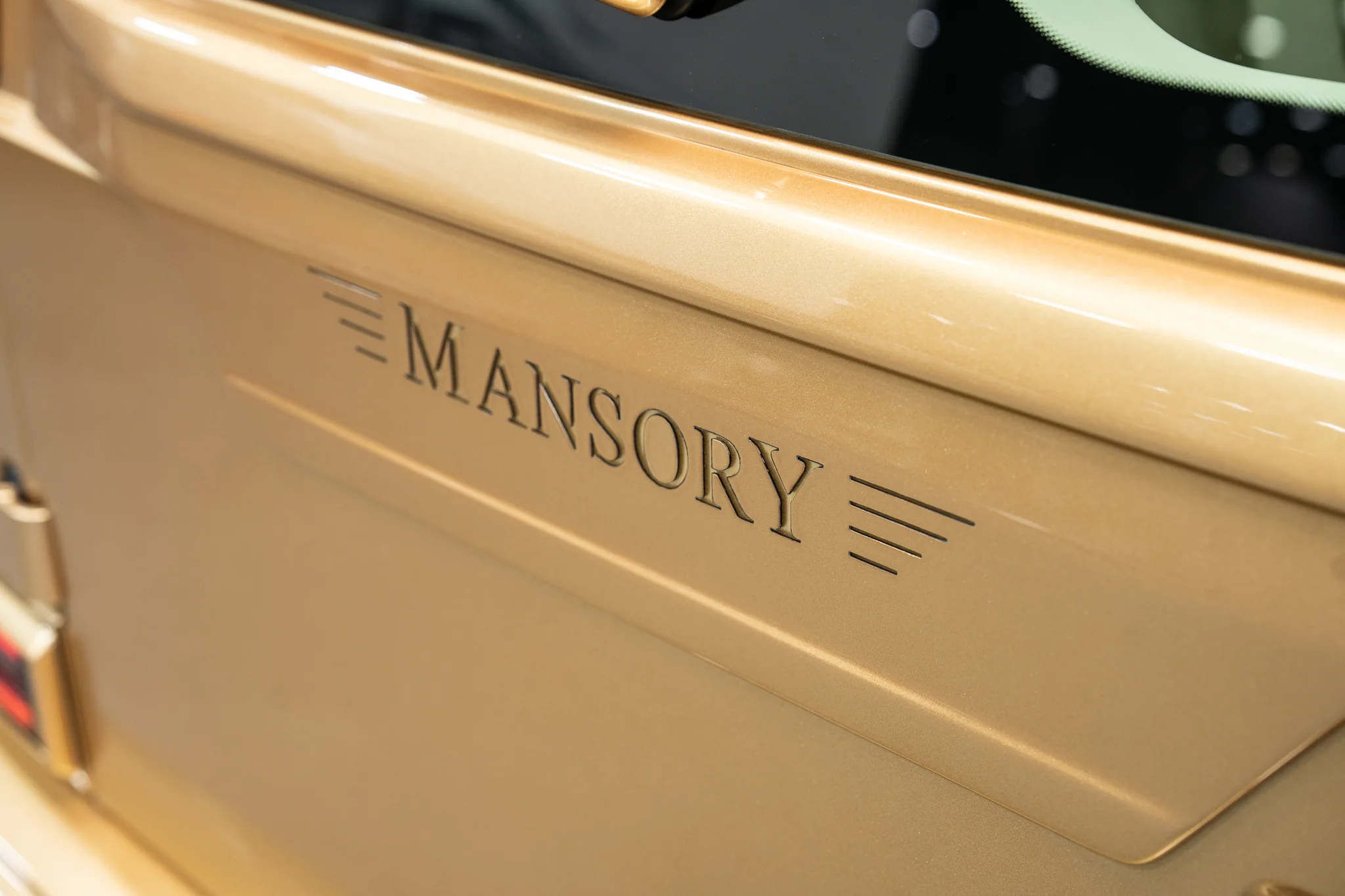 Mercedes-Benz AMG G 63 Mansory Gold, photograph 13