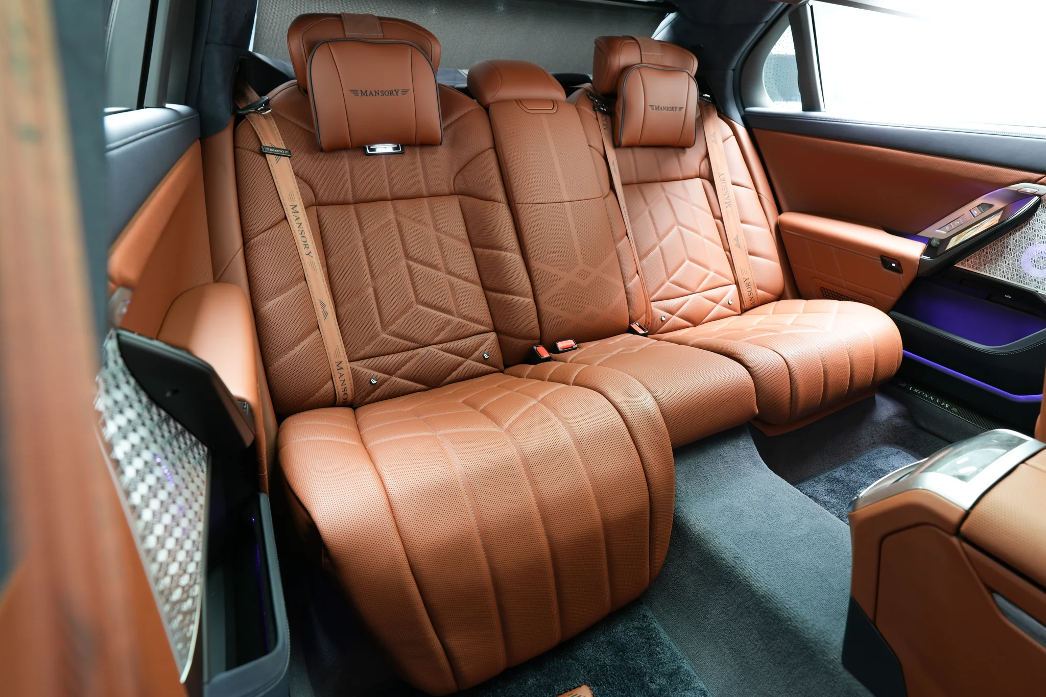BMW 7 Series by Mansory, photograph 26