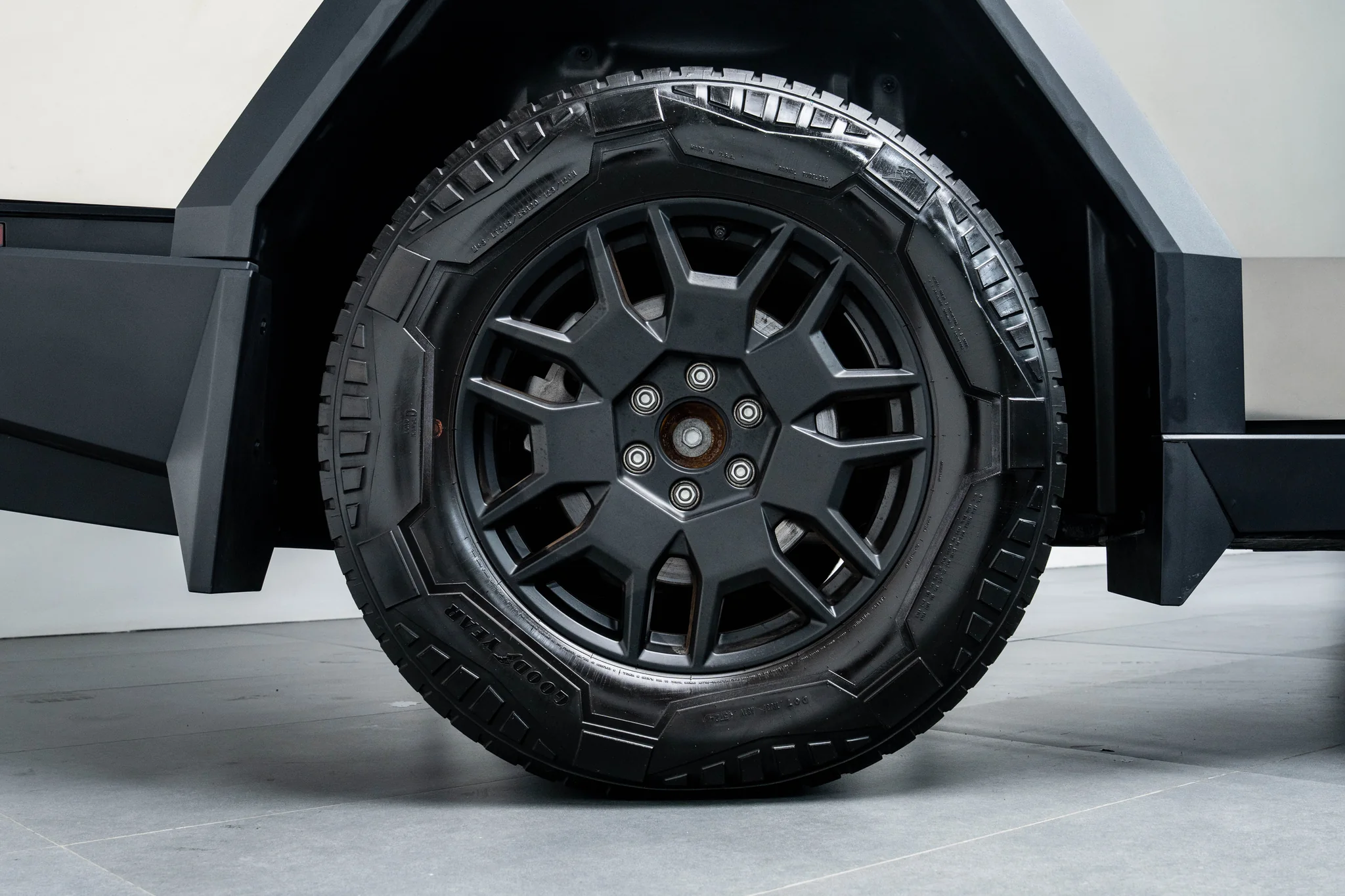 Tesla Cybertruck, photograph 10