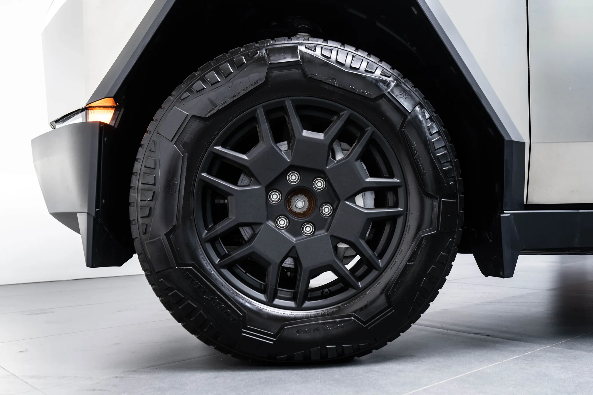 Tesla Cybertruck, photograph 13