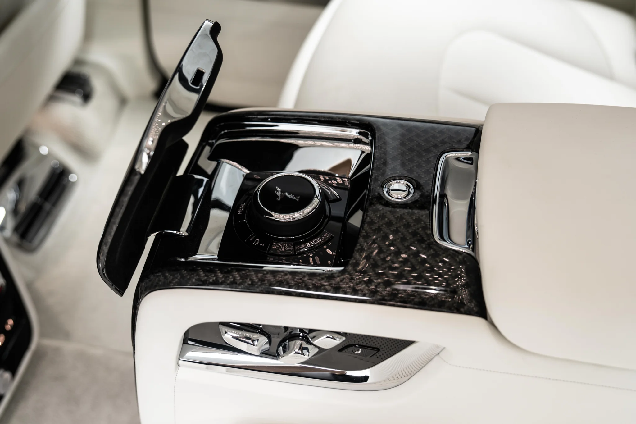 Rolls-Royce Cullinan Series II, photograph 21