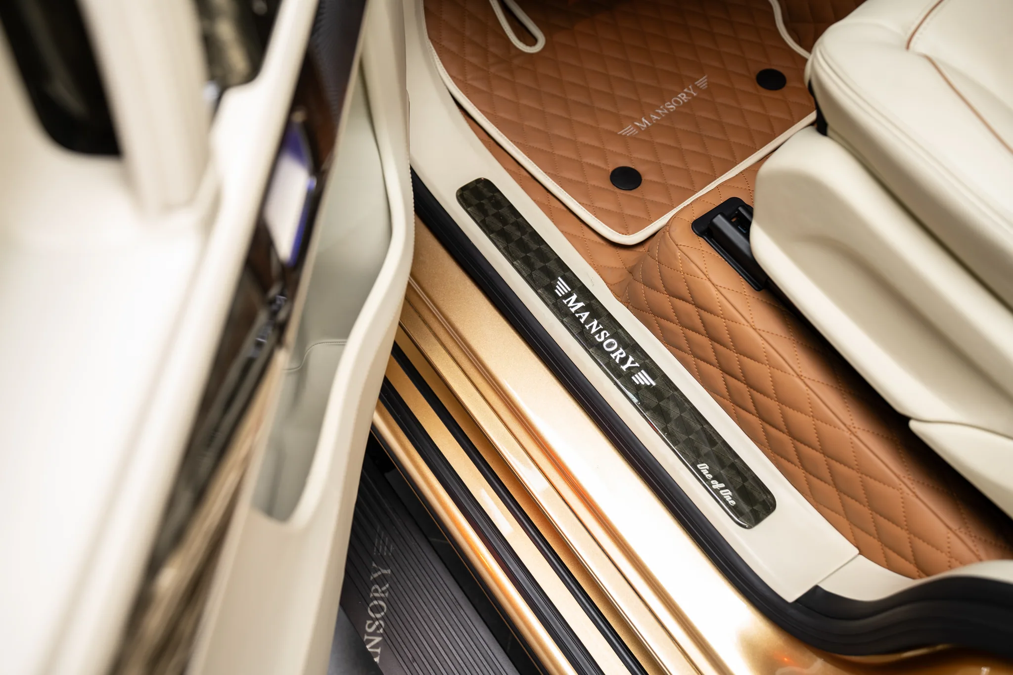 Mercedes-Benz AMG G 63 Mansory Gold, photograph 21