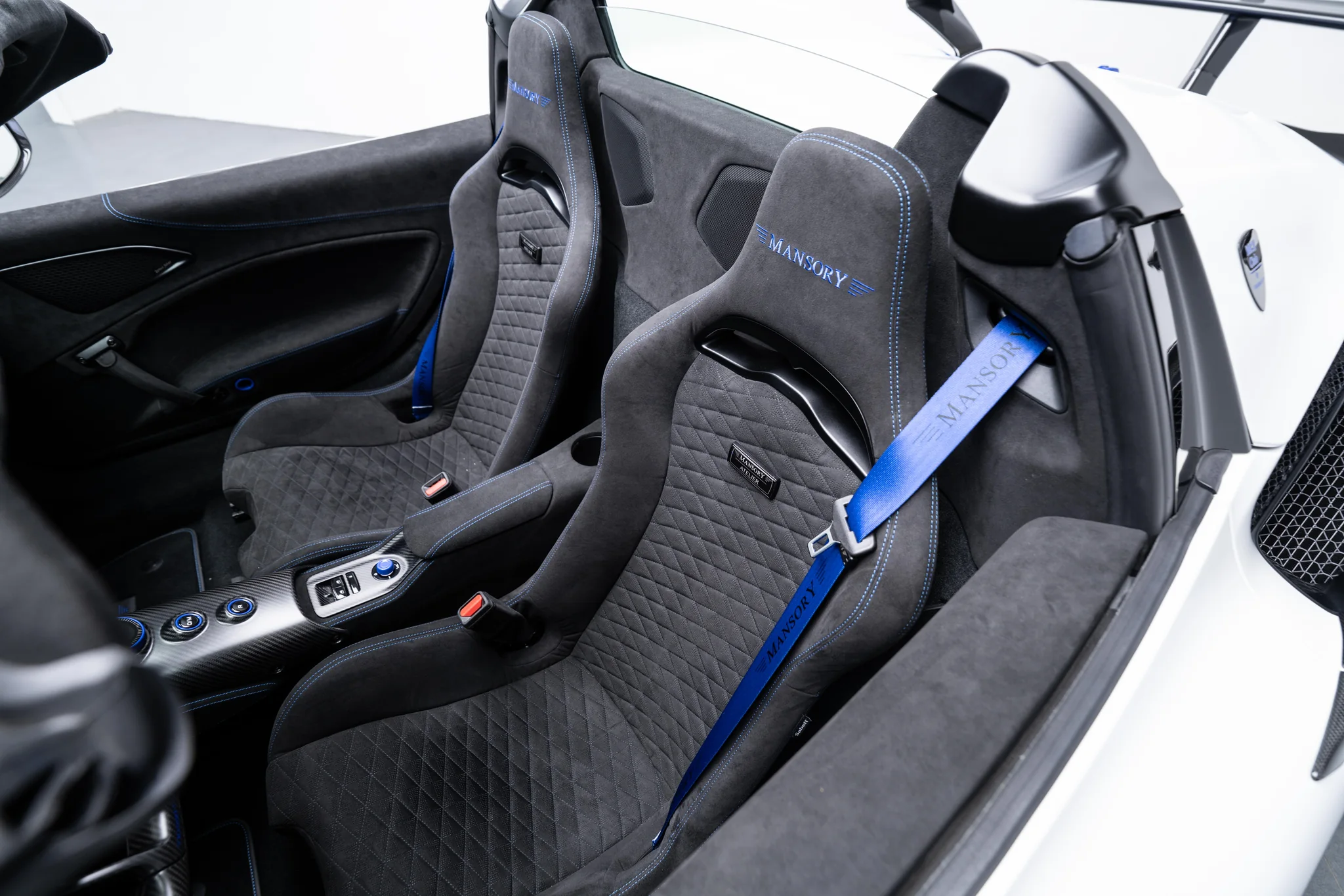 Maserati MC20 Cielo by Mansory, photograph 5
