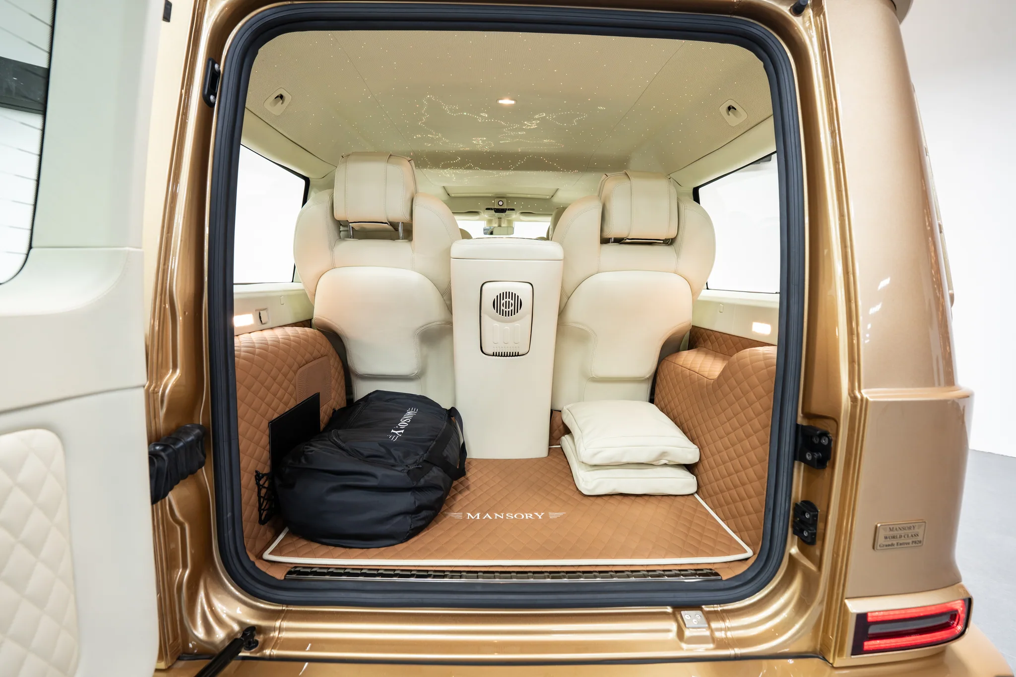 Mercedes-Benz AMG G 63 Mansory Gold, photograph 16