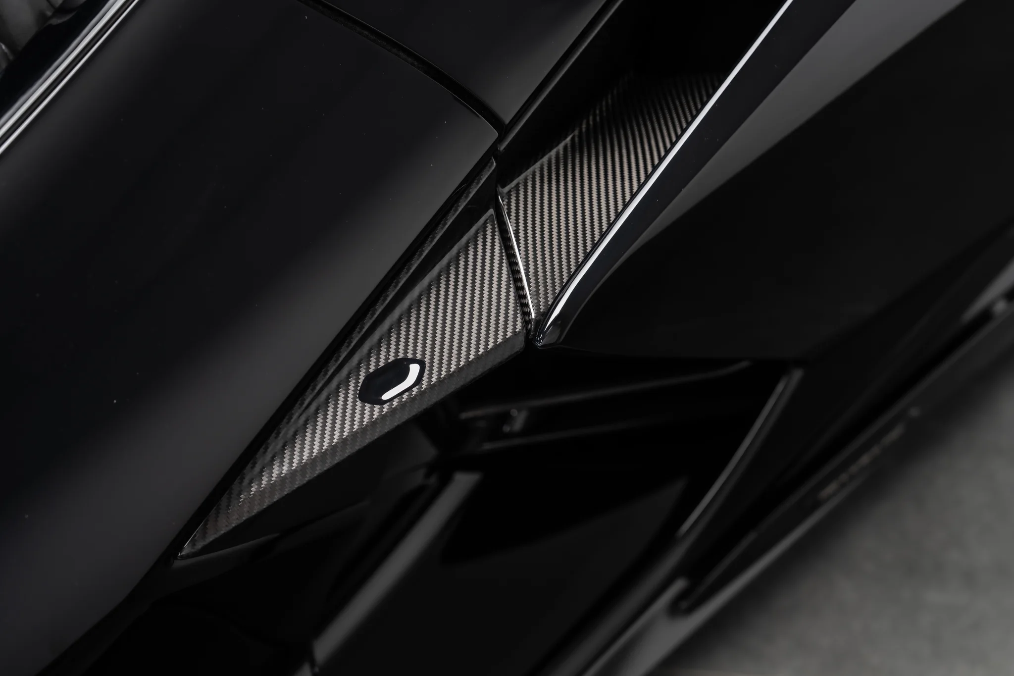 Lamborghini Revuelto, photograph 18