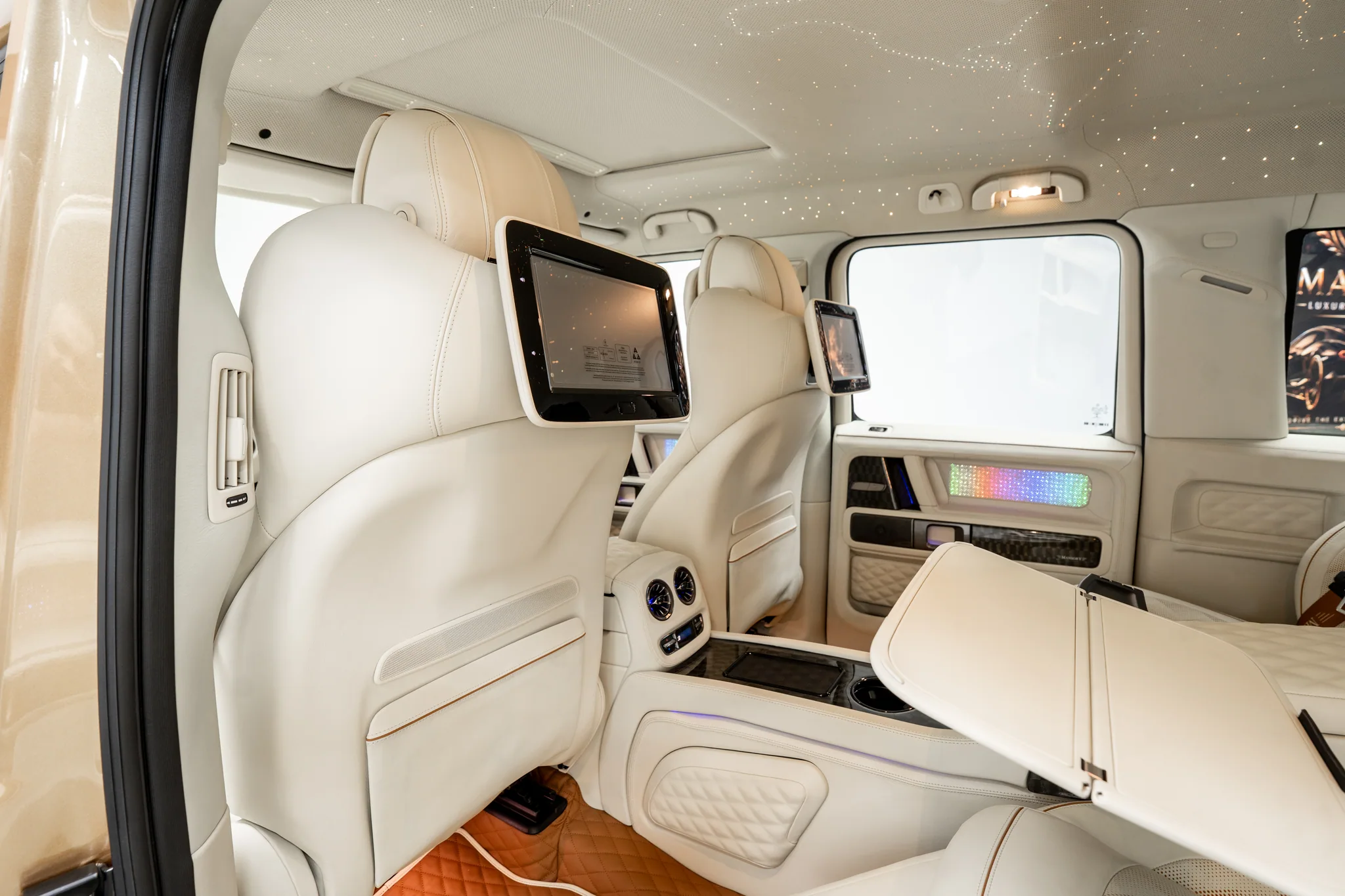 Mercedes-Benz AMG G 63 Mansory Gold, photograph 27